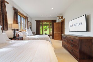 5 soverom, skrivebord, wi-fi og sengetøy