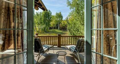 Skywatch Lodge - ski in/out BC, hot tub, sleeps 12