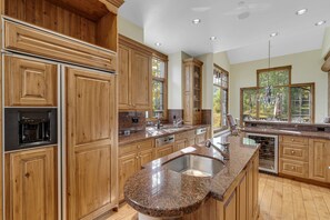 Fridge, microwave, oven, stovetop - Skywatch Lodge by Vail Butler - Ski In/Ski Out Beaver Creek, Hot Tub (Avon)