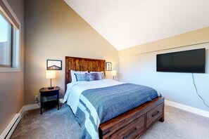 3 bedrooms, iron/ironing board, Internet, bed sheets