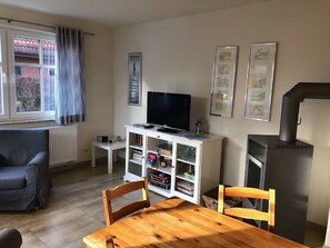 TV, fireplace, DVD player, stereo