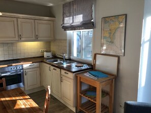 Réfrigérateur, four, plaque de cuisson, lave-vaisselle