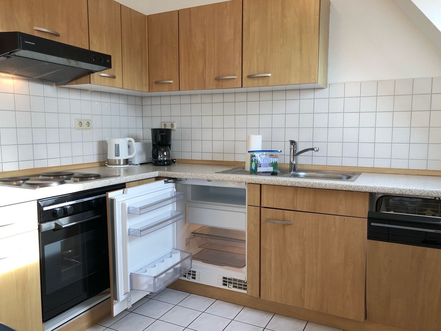 Kühlschrank, Ofen, Herdplatte, Geschirrspüler