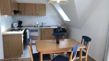 Kühlschrank, Ofen, Herdplatte, Geschirrspüler