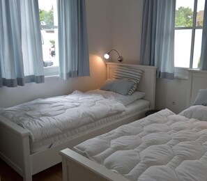 Unclassified image, 2 of 16, button