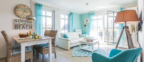 TV, lettore DVD, impianto stereo