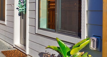 Zen Mountaire retreat, 1 bedroom, 1 bath, private parking