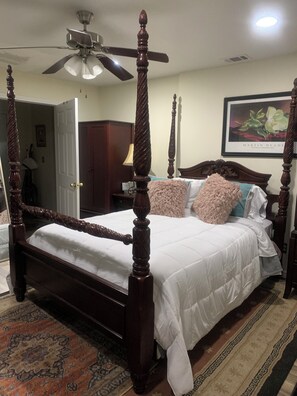 2 bedrooms, desk, iron/ironing board, travel cot