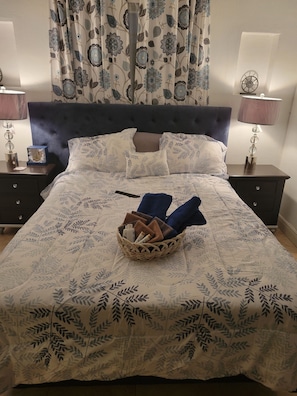 3 bedrooms, free WiFi, bed sheets, wheelchair access