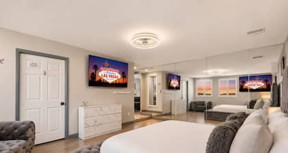 Upgraded King Beds Pool BBQ Near Strip