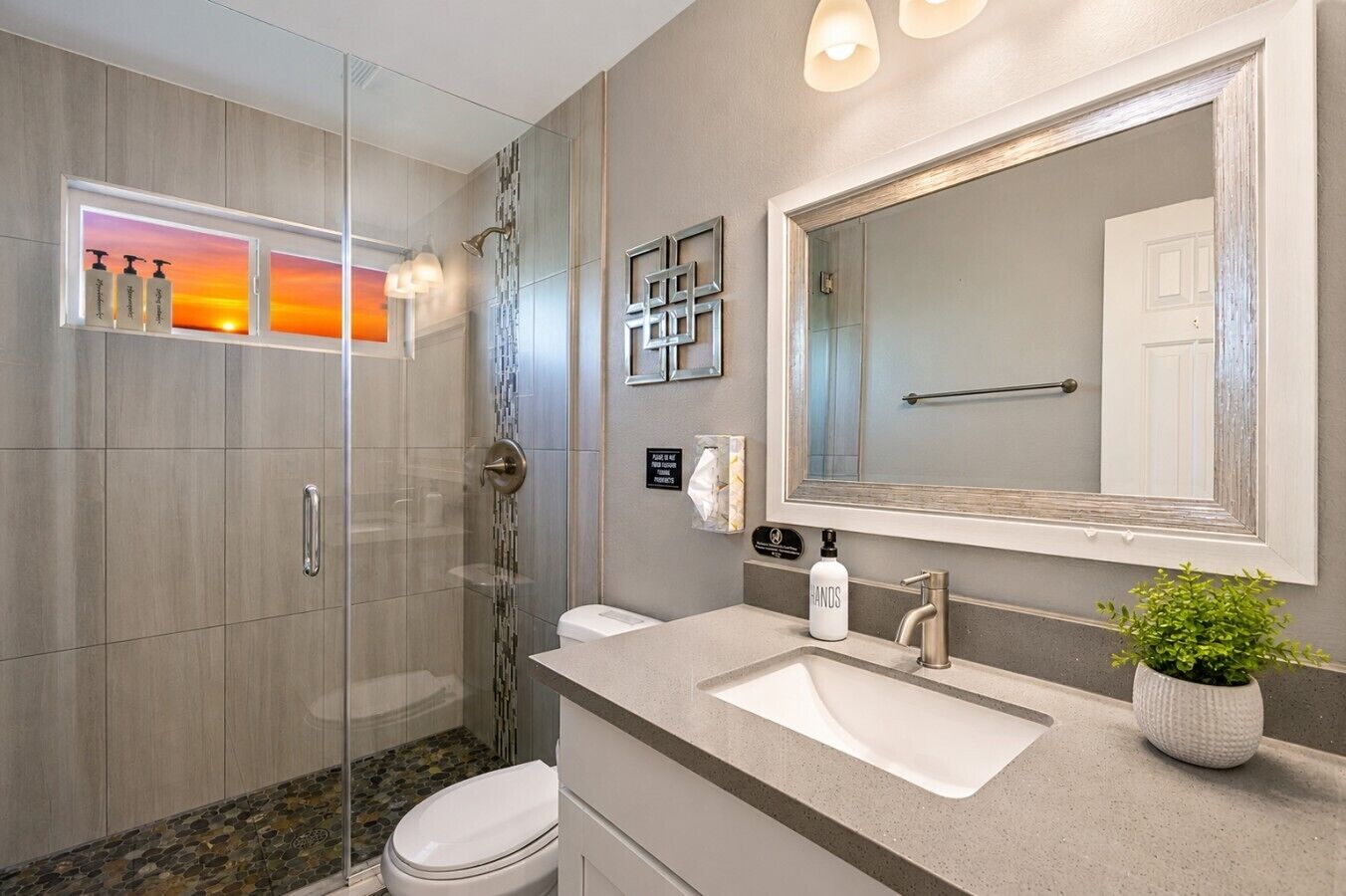 Combined shower/tub, eco-friendly toiletries, hair dryer, towels
