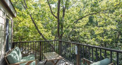 Holiday Shores 17 - Beautiful Villa with Resort Amenities!
