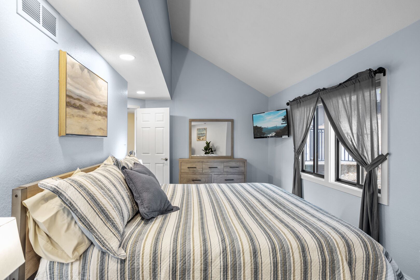 3 chambres, fer et planche à repasser, Wi-Fi gratuit, draps fournis