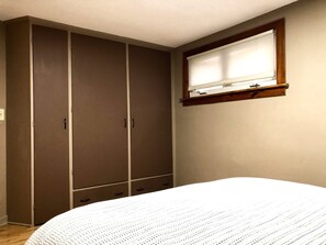 1 bedroom, travel crib, free WiFi, bed sheets
