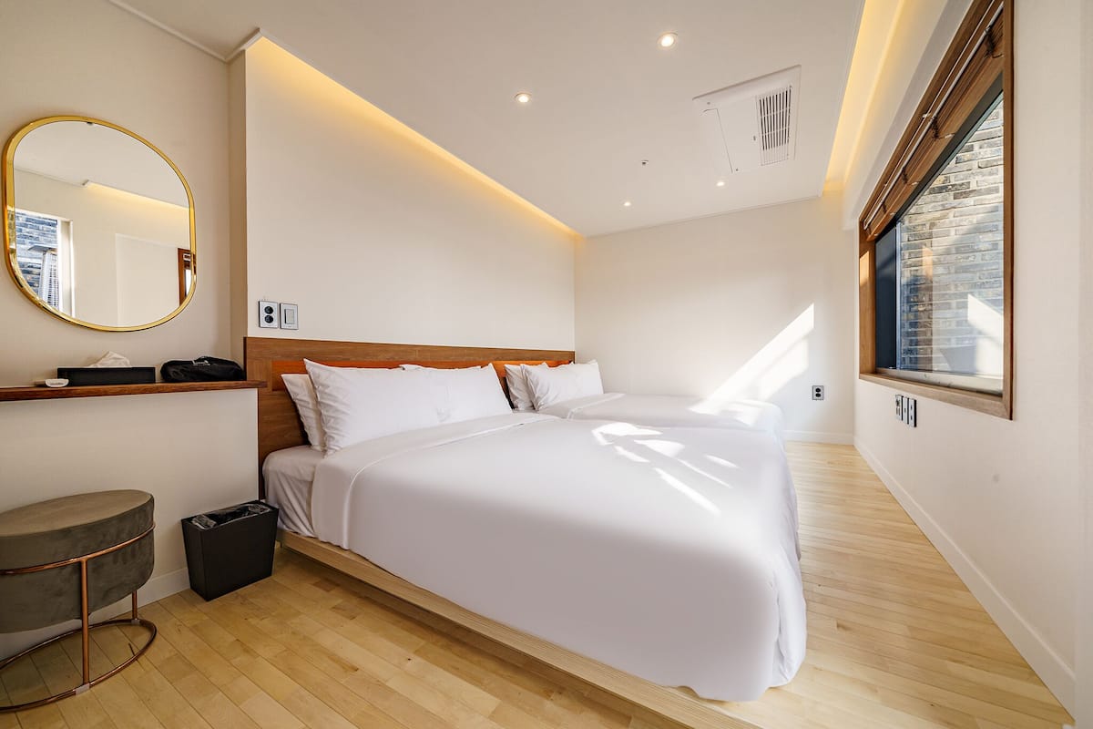 Ropa de cama de alta calidad, cubrecamas y colchones con pillow-top