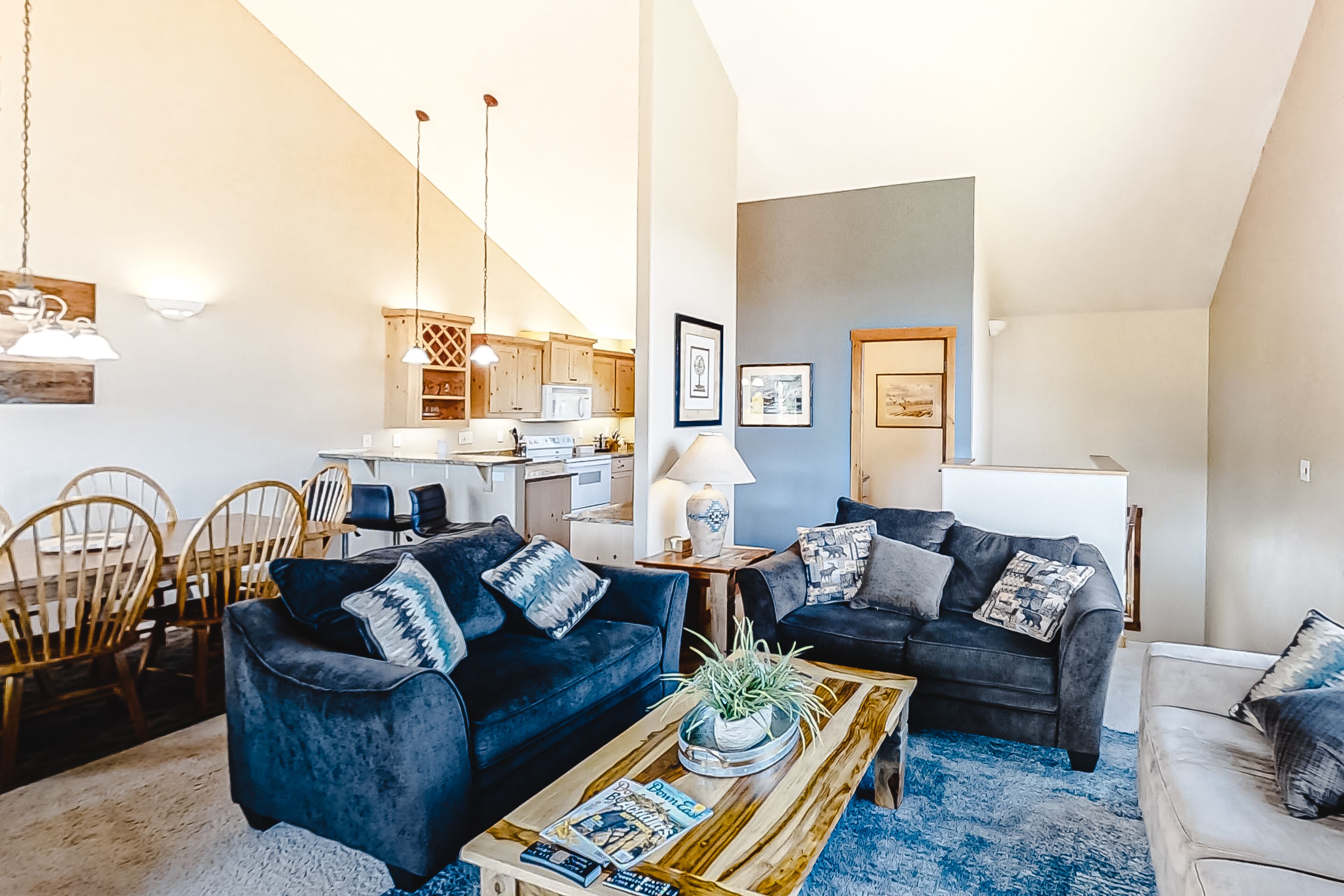 Mountain View Townhome with Private Hot Tub, Balconies & Gas Fireplace