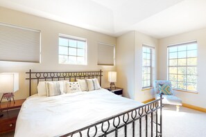 4 bedrooms, WiFi, bed sheets