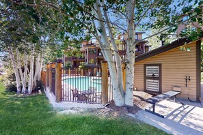 Property grounds - Amazing, Ski-Out Townhouse w/Slope-View Balcony & Shared Hot Tub & Pool (Steamboat Springs)