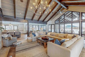 TV, fireplace - Sunlit Lodge on the Elk River with Water Access & Firepit - Great for Fishing (Steamboat Springs)