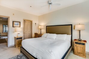 4 habitaciones, tabla de planchar con plancha, internet y ropa de cama 