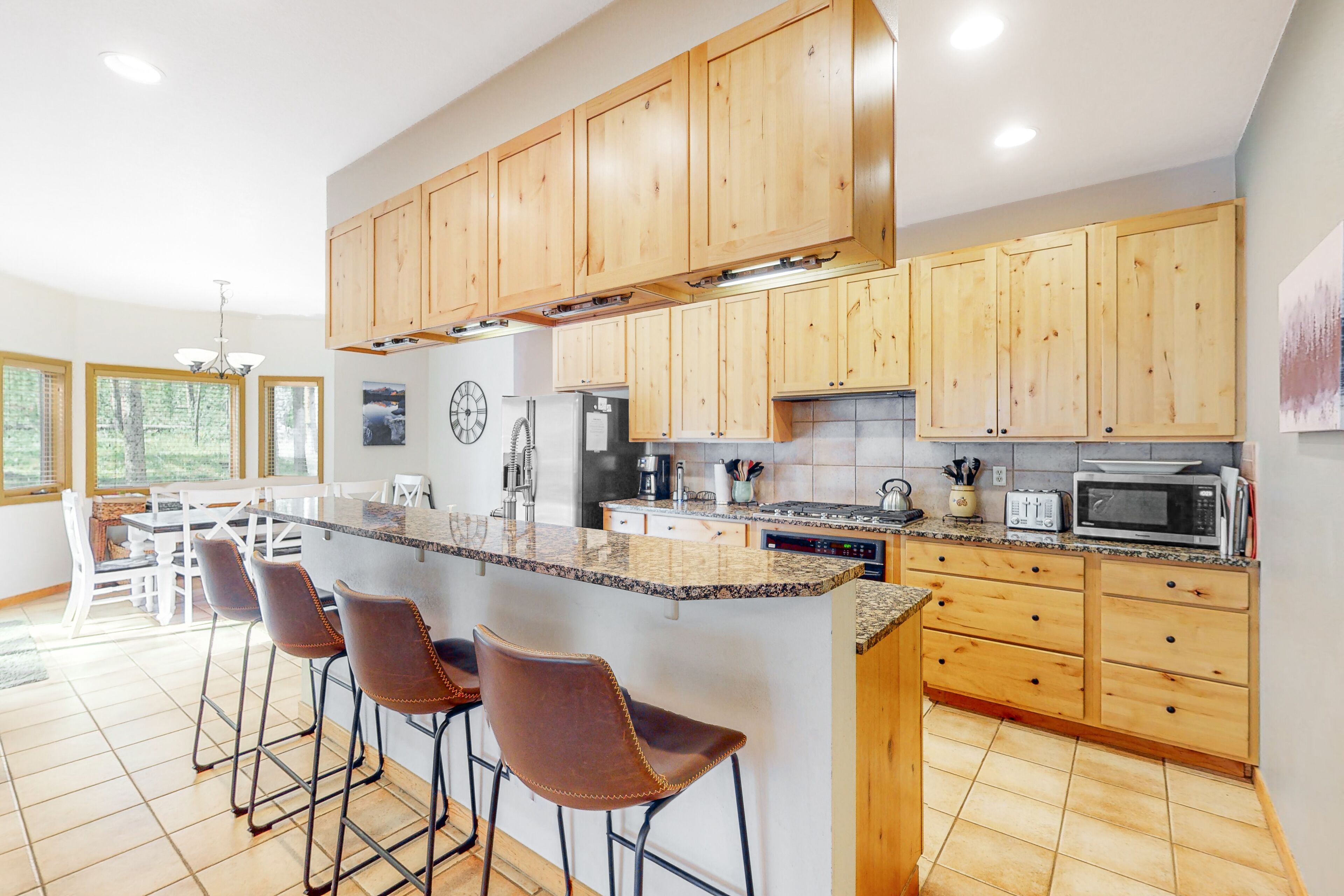 ثلاجة، ميكروويف، فرن، موقد طهي مسطح