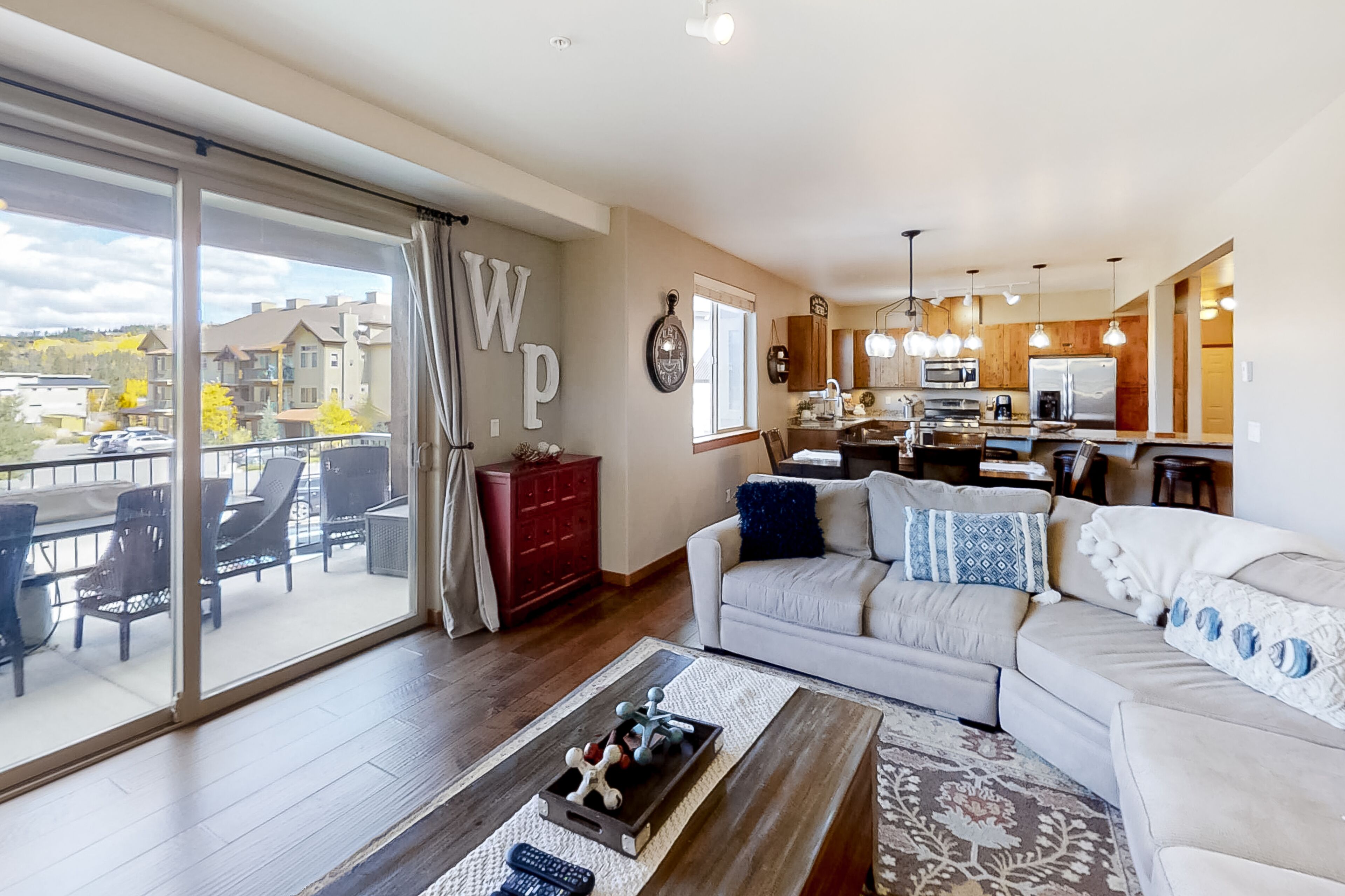 High-End 2nd-Floor Condo w/Shared Hot Tub, Pool, Private Balcony, Grill