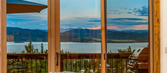 Large mountain home with epic views, hot tub, &  gas fireplace