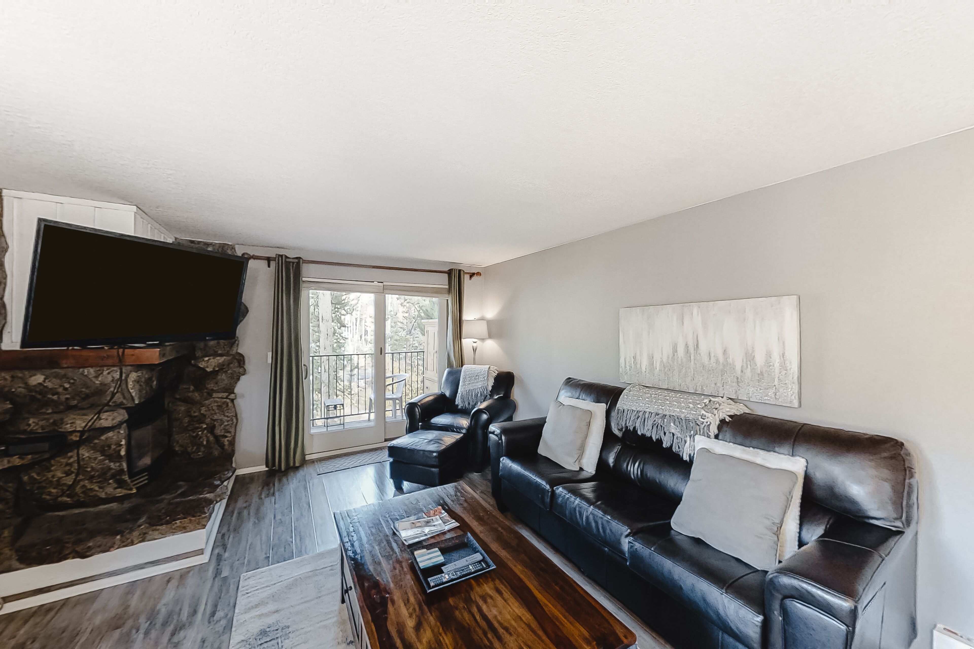 Beaver Village condo with gas grill, pool, hot tubs, clubhouse, & sauna