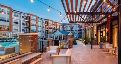 Furnished 1-bedroom Loft in a Beautiful Clean Condo with Lots of Amenities