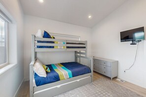 4 室のベッドルーム、インターネット、ベッドシーツ