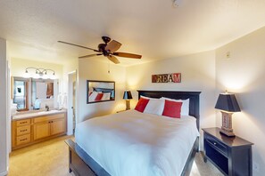 2 bedrooms, iron/ironing board, Internet, bed sheets