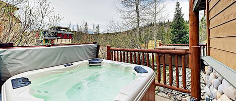 Tina de hidromasaje al aire libre