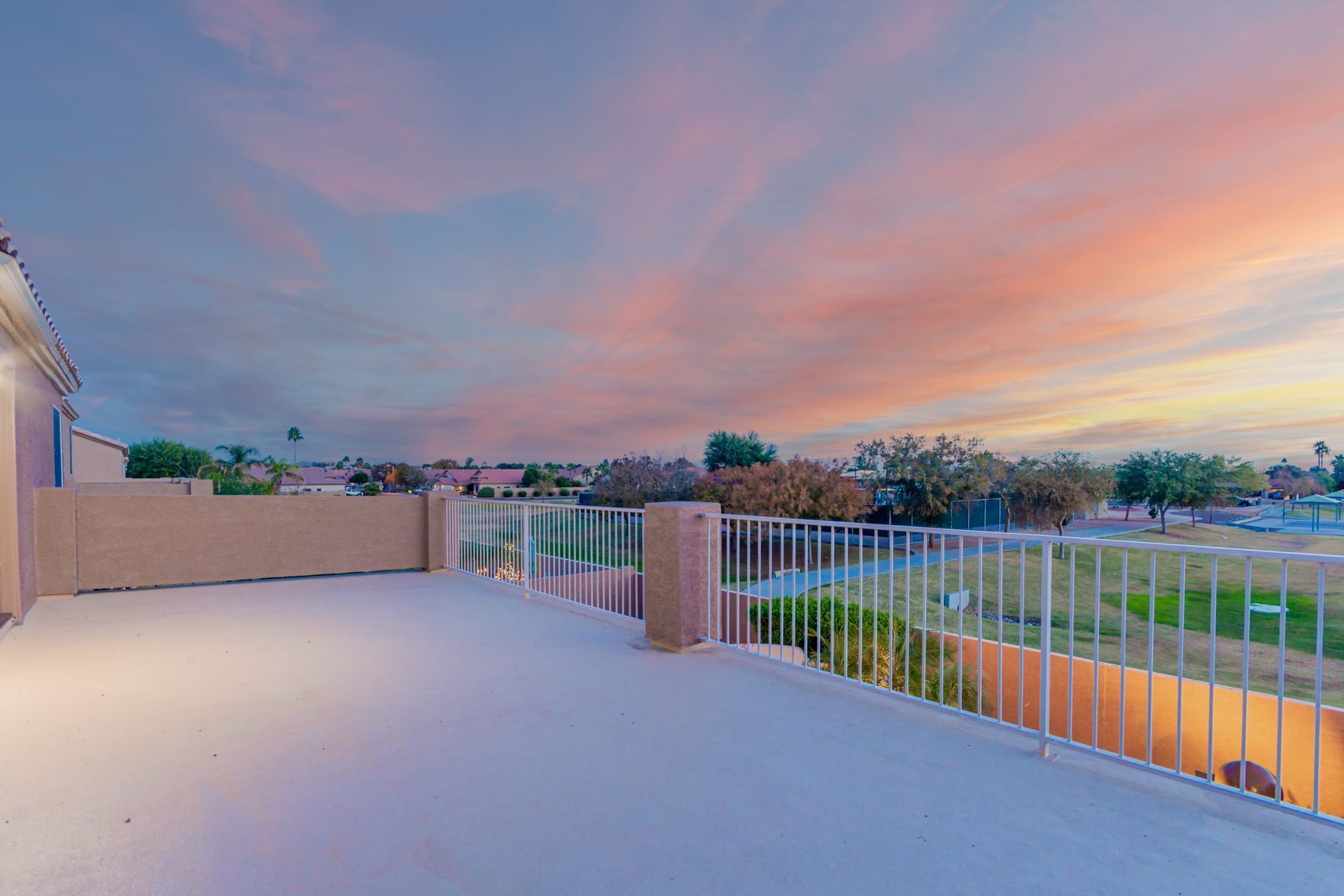 Parkside Peoria 4 bdrm w hot tub