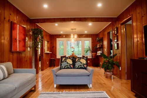 Blue House in Smallwood NY, Year round, 2-bed in Catskill Mts