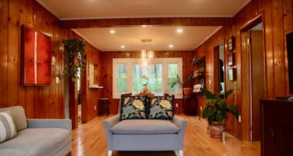 Blue House in Smallwood NY, Year round, 2-bed in Catskill Mts