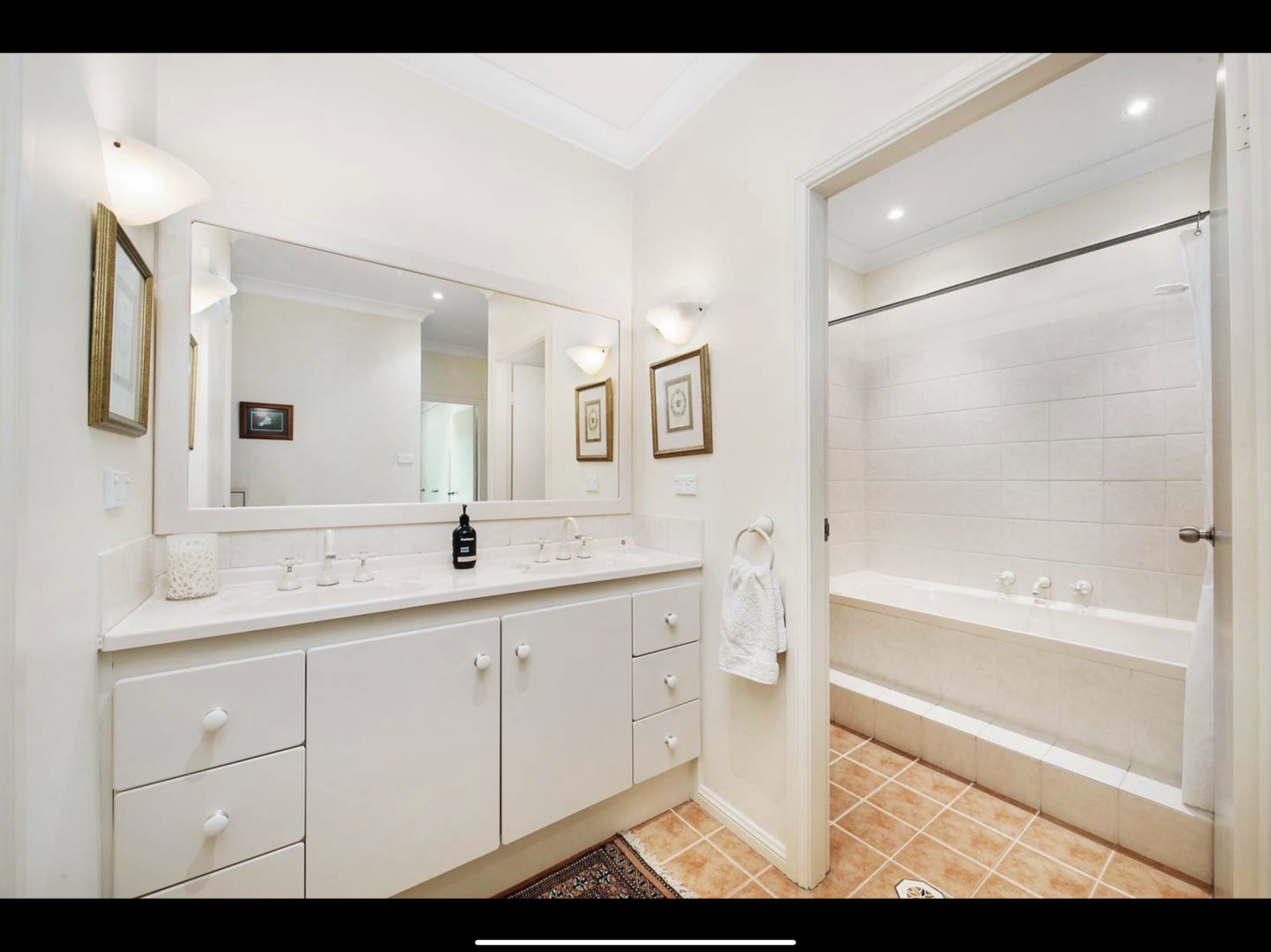 Bellbird Valley Farmhouse — image 10