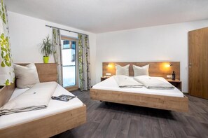 2 bedrooms, free WiFi, bed sheets - Haus Sabrina Holiday Apartment "Hexenkopf" with Mountain View, Wi-Fi and Terrace (See)