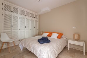 3 bedrooms, free WiFi, bed sheets