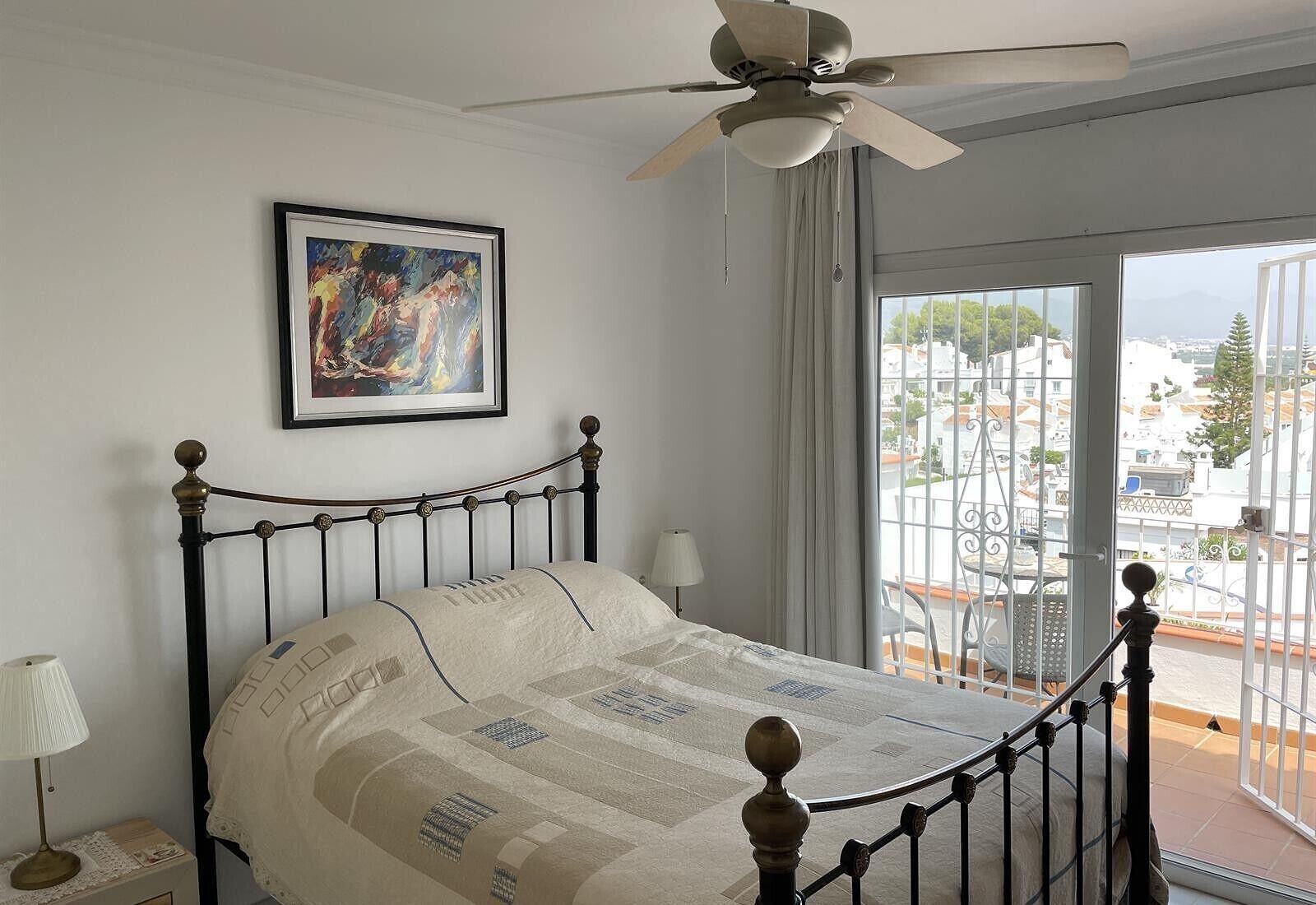 4 dormitorios, tabla de planchar con plancha, wifi gratis y ropa de cama