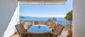 Holiday Home 'Sara' with Sea View, Wi-Fi and Air Conditioning