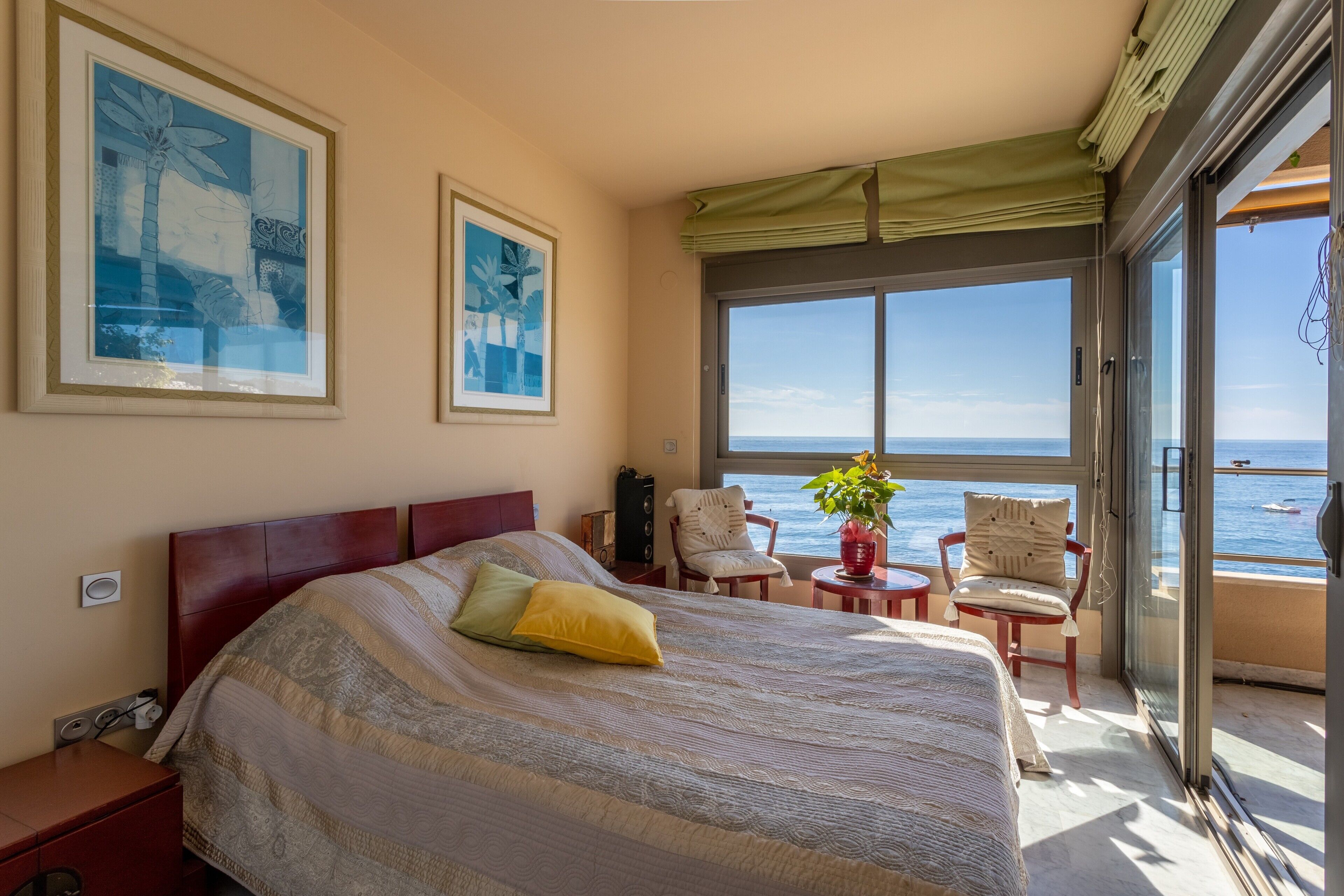 2 chambres, fer et planche à repasser, Wi-Fi gratuit, draps fournis
