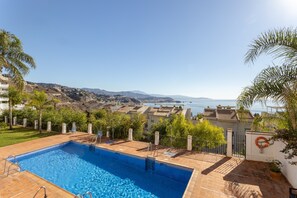 Pool - Apartment "Apartamento Cielo Azul" with Sea View, Pool, Wi-Fi, A/C & Terrace (La Herradura)