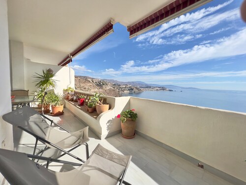 Apartment "Apartamento Cielo Azul" with Sea View, Pool, Wi-Fi, A/C & Terrace