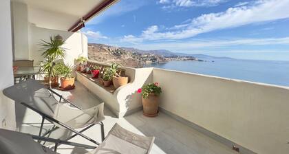 Apartment "Apartamento Cielo Azul" with Sea View, Pool, Wi-Fi, A/C & Terrace