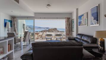 TV, DVD player, stereo