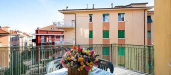Apartment "Trilocale Mazzini con 2 balconi" close to the Sea with Balcony