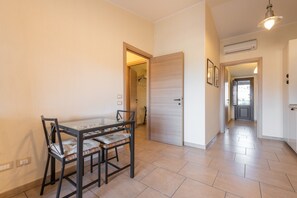 Dining - Vacation Apartment Residenza Agorà, Terrace & Balcony (Villasimius)