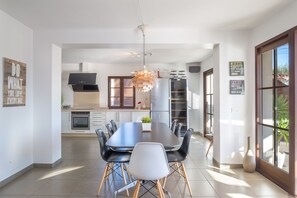 Dining - Villa 'Scandinavian Design' with Sea View, Wi-Fi and Air Conditioning (Puerto Banús)