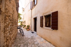 تفاصيل الفندق من الخارج