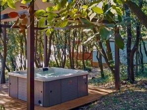 Outdoor spabad